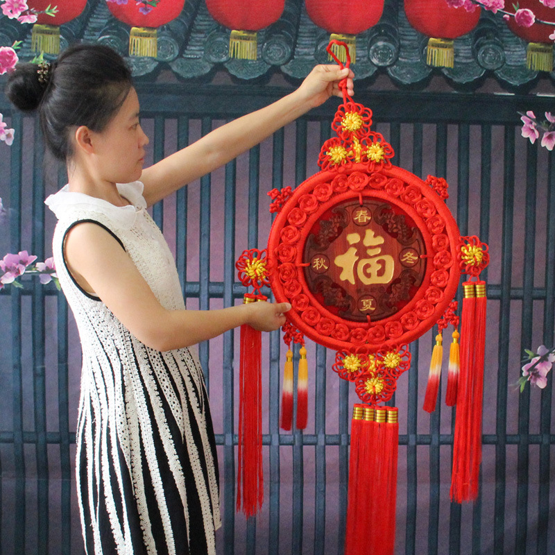 产品说明 天然产品极少完美者,天然桃木材质正是生于自然,因而才有自然之风韵,自然之能量,更易和人相亲相合。希望购买天然产品各位朋友在购买前请详细咨询卖家.有树结、木纹、颜色深浅不同属正常.追求至极完美者请慎拍! 由于拍摄光线的原因,照片和实物颜色如果有一点点出入,请以实物为准。 请相信您看到的每一件宝贝都是依实物拍摄,件件都是精挑细选之佳品。 本店郑重声明,从我店所请购的桃木吉品,全部是纯正佛桃木为原料、主要为手工制作而成。如果您从本店买到的圣品不是桃木制作,我愿承担一切经济责任
