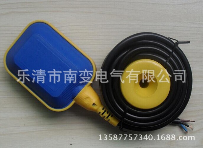 ST-M15-2电缆浮球液位开关安装固定,ST-M15-2浮漂开关接线图 MAC-3,KEY-1,CF-P,,CF-SA,ST-M15-2,不锈钢电缆浮球开关,浮球液位控制器,浮球开关,浮球水位控制器,水位报警开关,液位控制器,浮子开关,液位开关 适用介质: 清水、污水、油类以及中等浓度以下的酸碱液体。 产品简介: 电缆浮球开关是利用微动开关或水银开关做接点零件,当电缆浮球以重锤为原点上扬一定角度时(通常微动开关上扬角度为282,水银开关上扬角度为102),开关便会有ON或OFF信号输出。CF-