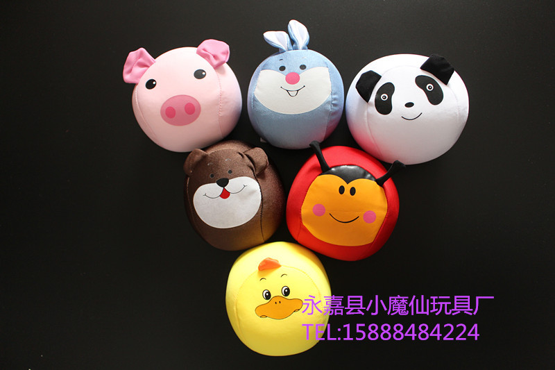 名称:可爱动物沙包 材料:精致布料+泡沫颗粒(内料) 尺寸:长10厘米 宽8厘米 重量:20克 非常棒的创意!孩子们可以用它互相投掷,接抛,煅练的是反映能力和手臂力量。孩子们会在快乐的游戏中,锻炼身体。 永嘉县桥下镇小魔仙玩具厂是幼儿园教学用品、木头、塑料等产品专业生产加工的公司,拥有完整、科学的质量管理体系。本厂以客户为中心的服务宗旨,走专业一体化的道路,依靠科技进步和严格管理,完善的服务,为用户提供优质高效的产品。 本厂坚持以人为本,以顾客为中心的原则,以传递真诚、弘扬文明为主题,以科技兴企、诚