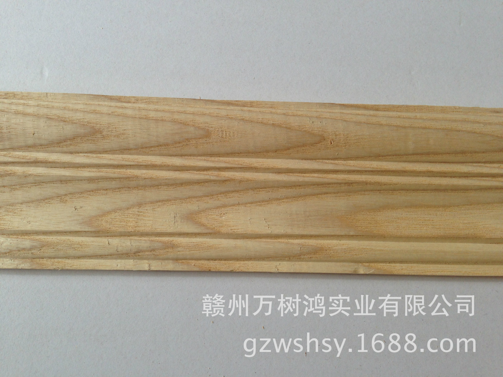 为了避免不给买家您造成不必要的麻烦,请您再拍下之前和我们的客服人员联系,私自拍下一律不发货,请您谅解。 主营:天然和科技实木线,门线(太阳花、斜边花、欧式花),挡门线,装饰线(阴角线、半圆线、指甲线、单槽线),防腐木(防腐木方,防腐木龙骨,防腐木花架,花箱),木料(进口CMPC辐射松、芬兰松)光料、毛料,木方,床子,床母,床板,中下方,木龙骨,弯曲木板,指接板等。